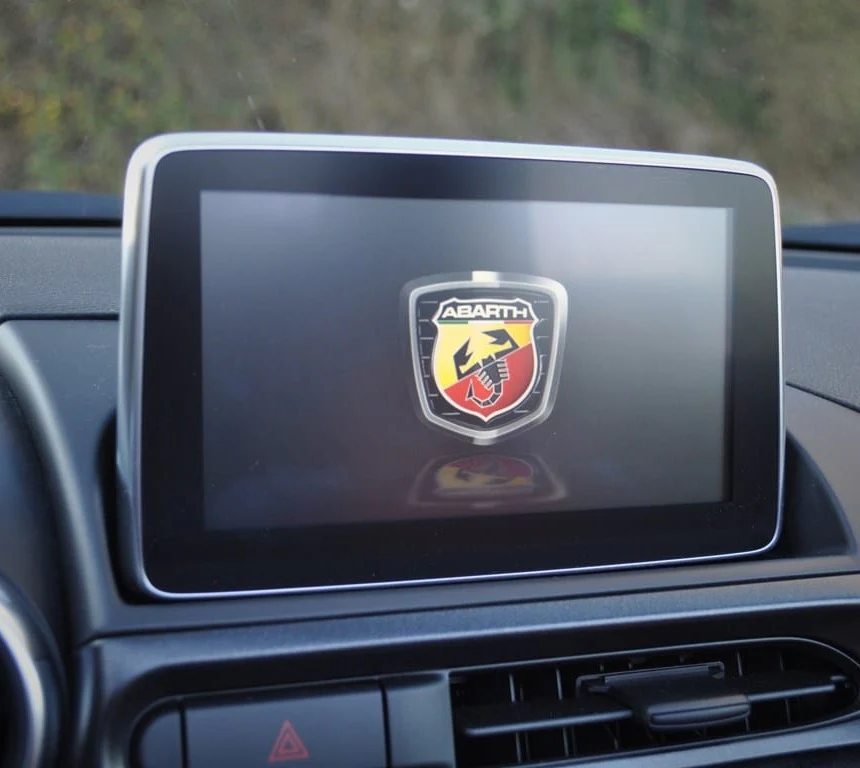 Adaptateur USB Apple Carplay pour Fiat 124 - Image 3